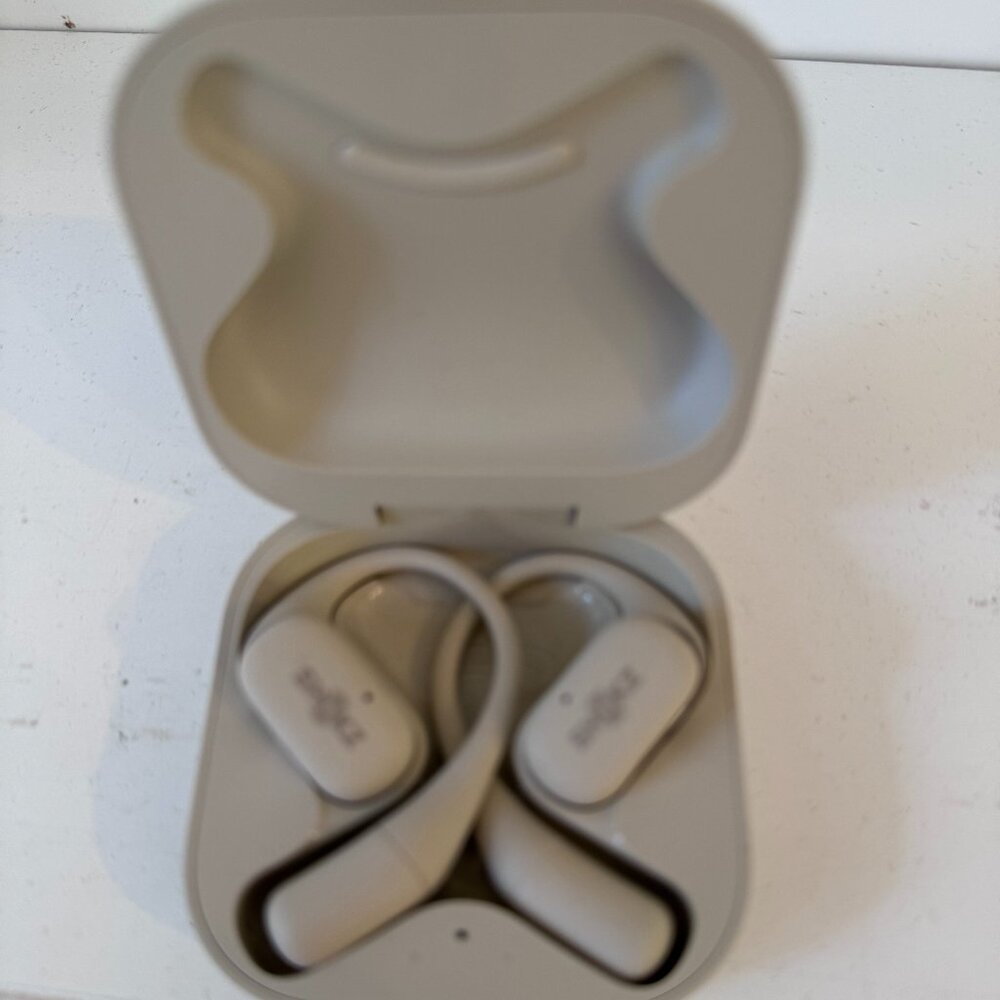 Shokz Ear buds New!